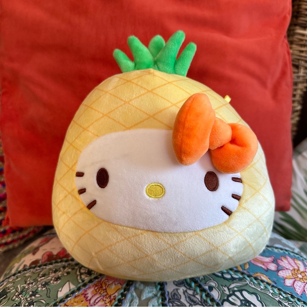 HELLO KITTY x SQUISHMALLOWS Pineapple Hello Kitty 7in